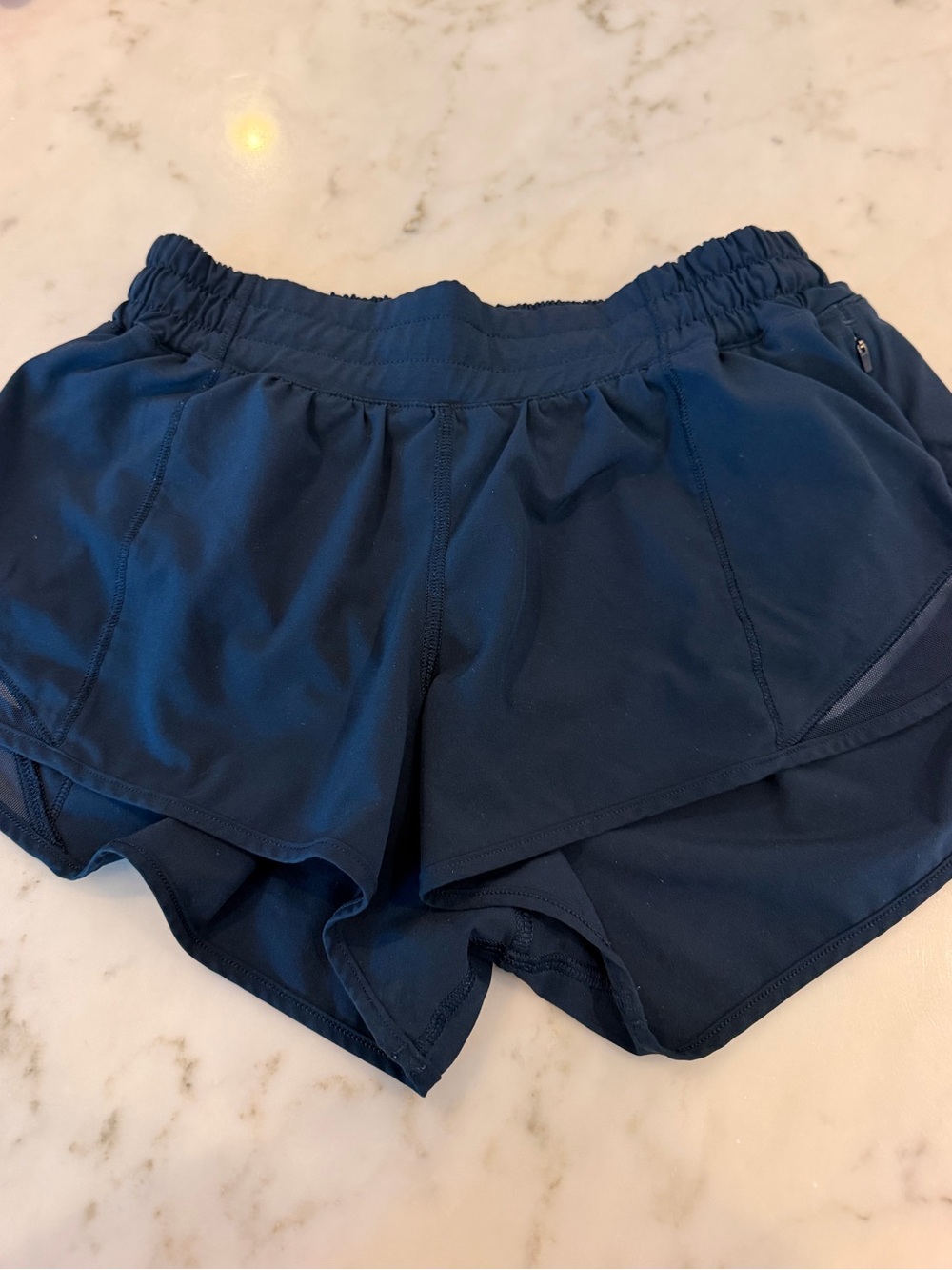 Lululemon Navy Hotty Hot Lined 2.5” short, size 6